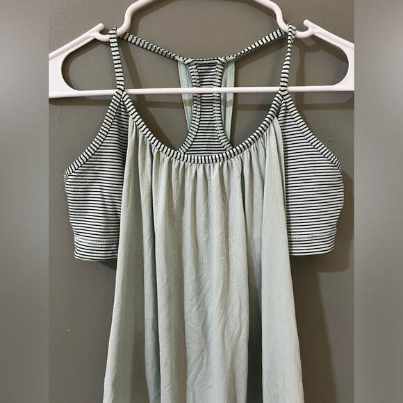 Lululemon No Limits Tank Top Built In Bra black Sky Blue Stripe Black Size 8 - Picture 2 of 6